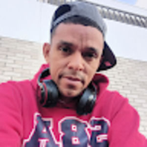 Meet your Posher, Moises